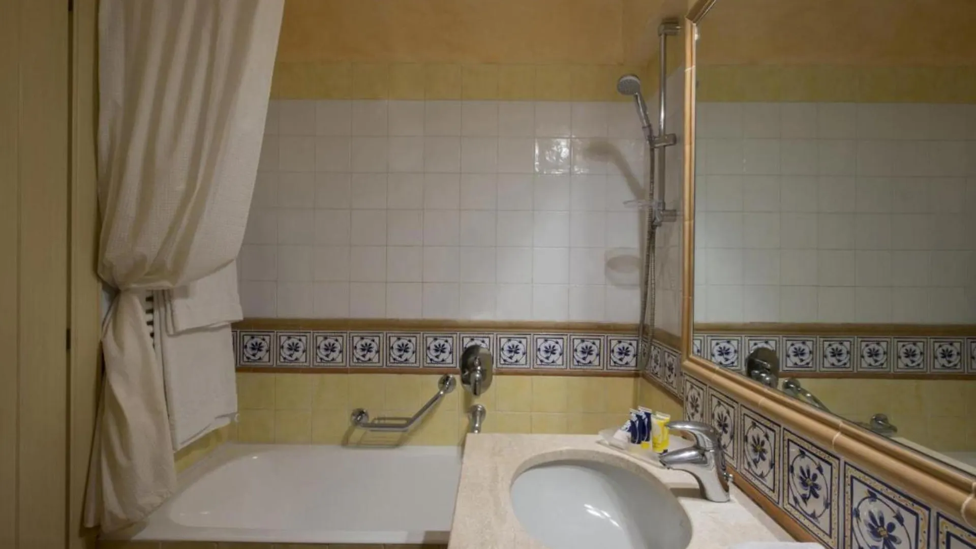 Sardinian-Style Resort 2 Bedroom Apartments Sleeps 7 普拉 0*,