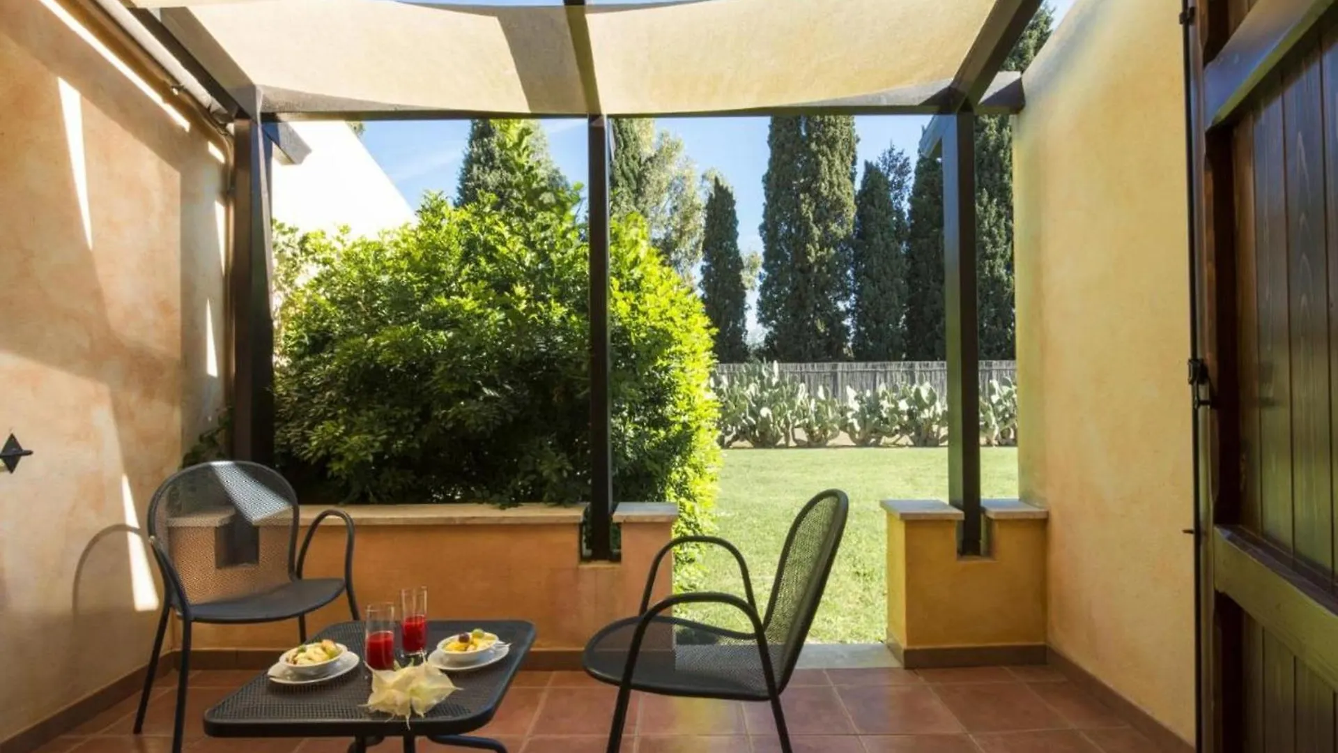 Sardinian-Style Resort 2 Bedroom Apartments Sleeps 7 普拉 0*,